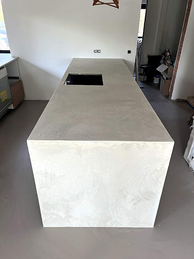 Keukeneiland volledig afgewerkt in Mortex